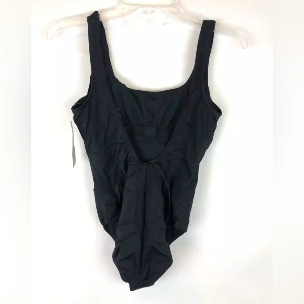 Nike Women’s Low Back One Piece Black Swimsuit Size Medium, Logo
